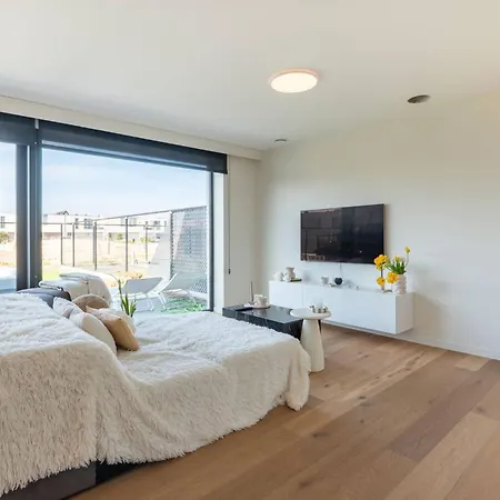 Brand New 3br House With Garden In Mariakerke Дом отдыха