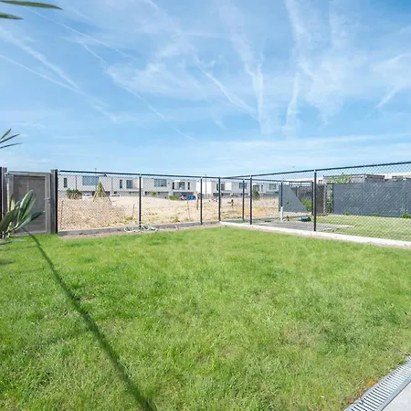 Brand New 3br House With Garden In Mariakerke Semesterbostad