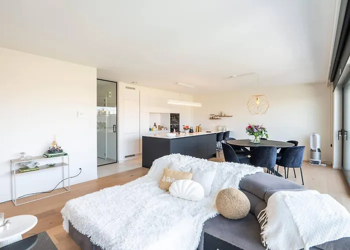 Дом отдыха Brand New 3br House With Garden In Mariakerke